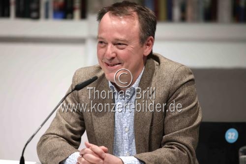 Deutsche Schriftsteller Mirko Bonné liest aus seinem neuen Roman 