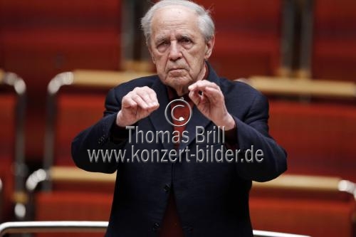 Französischer Dirigent Pierre Boulez leitet das Königliches Concertgebouworchester Amsterdam in der Philharmonie Köln (&copy; Thomas Brill)