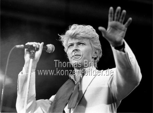 Britischer Rock-Sänger David Bowie gastert im Ruhrstadion Bochum (&copy; Thomas Brill)