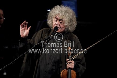 Italienische Musiker Angelo Branduardi gastiert mit seiner Band auf seiner 