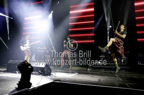 Kölsch Rock-Band Brings gastieren mit ihrer „MaiPolkaParty“ zum Tanz in den Mai in der Kölner Lanxess-Arena (© Thomas Brill)