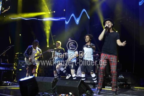 Kölsch Rock-Band Brings gastieren mit ihrer „MaiPolkaParty“ zum Tanz in den Mai in der Kölner Lanxess-Arena (&copy; Thomas Brill)