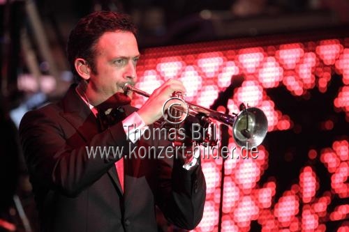 Deutscher Trompeter Till Brönner gastiert mit seinem Till Brönner Orchestra auf seiner 