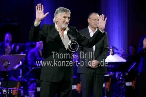 Knut Elstermann und die WDR Big Band gratulieren Christian Brückner zum 75. Geburtstag im Rahmen der lit.COLOGNE SPEZIAL im Klaus-von-Bismarck-Saal Köln (© Thomas Brill)