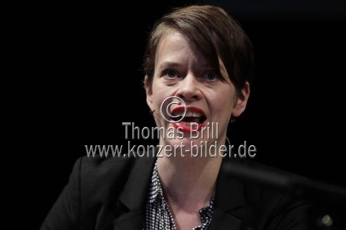 Deutscher Schriftsteller Alexander Kluge im Gespräch mit der deutsche Schauspielerin Hannelore Hoger im Depot I des Carlswerk Köln (© Thomas Brill)