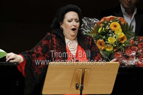 Spanische Sopranistin Montserrat Caballé gastierte mit ihrer Tochter Montserrat Marti in der Kölner Philharmonie (© Thomas Brill)