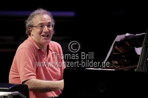 Amerikanische Musiker Uri Caine gastiert mit seiner Band beim Neujahrskonzert in der Philharmonie Köln (&copy; Thomas Brill)