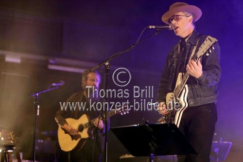 Tucson-Desert-Rock-Band Calexico und der amerikanischer Singer-Songwriter Sam Beam alias 