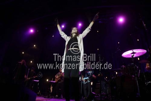 Deutsche Sängerin Yvonne Catterfeld gastiert auf ihrer 