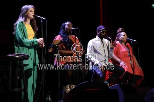 Deutsche Sängerin Yvonne Catterfeld gastiert auf ihrer 