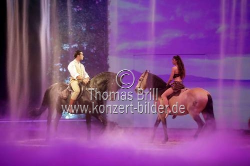 Europäische Pferdeshow CAVALLUNA gastiert mit ihrem Programm 