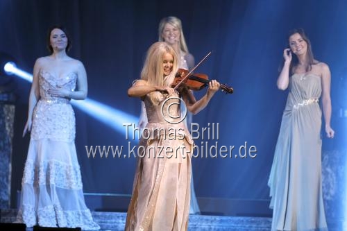 Irisches Folk- und Pop-Ensemble Celtic Woman gastiert auf ihrer 