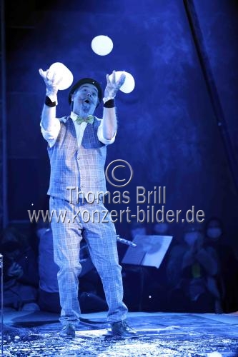 Internationaler Zirkus Cirque Bouffon gastiert mit seinem Programm 