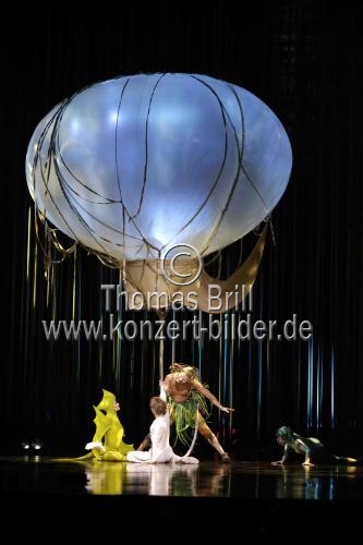 Französische Zirkus Cirque du Soleil gastiert mit seinem Programm 