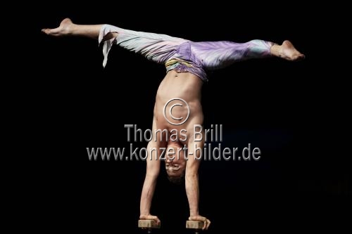 Französische Zirkus Cirque du Soleil gastiert mit seinem Programm 