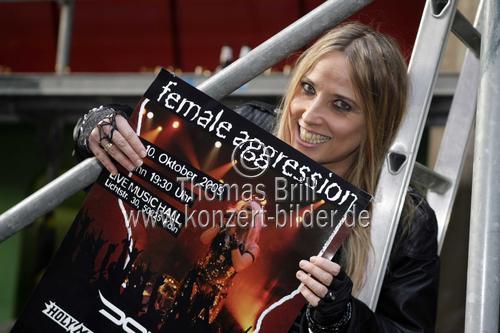 Deutsche Thrash-Metal-Sängerin Sabina Classen beim Internationaler Kongress 