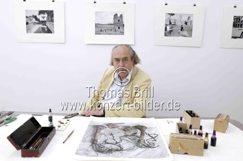 Deutscher Fotograf Martin Claßen in seinem Atelier Im Klapperhof 37 Köln (&copy; Thomas Brill)