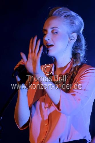 Deutsche Pop-Sängerin Leslie Clio gastiert auf ihrer 