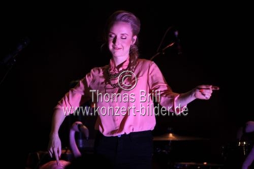 Deutsche Pop-Sängerin Leslie Clio gastiert auf ihrer 