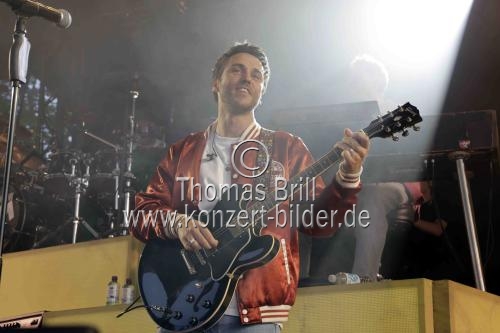 Deutscher Sänger Thomas Hübner alias Clueso gastierte auf seiner 