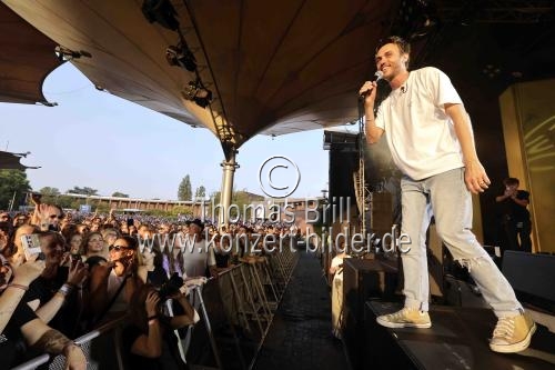 Deutscher Sänger Thomas Hübner alias Clueso gastierte auf seiner 