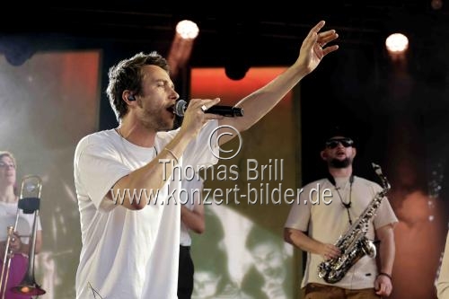 Deutscher Sänger Thomas Hübner alias Clueso gastierte auf seiner 