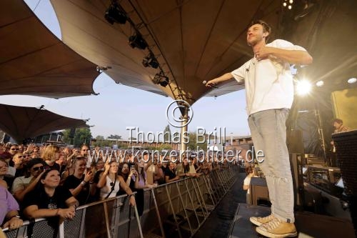 Deutscher Sänger Thomas Hübner alias Clueso gastierte auf seiner 