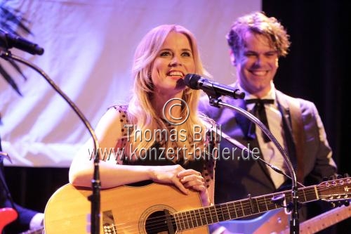 Niederländisches Gesangsduo The Common Linnets gastiert auf ihrer 