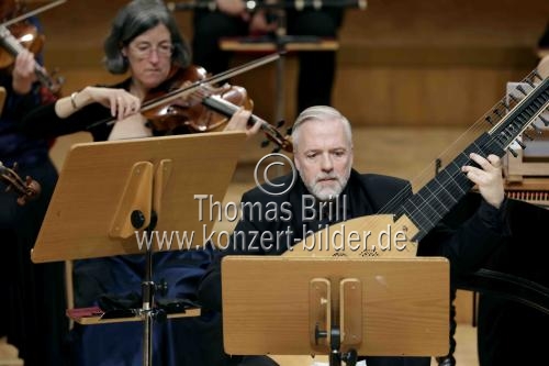 Deutsche Sopranistin Simone Kermes gastiert in Begleitung des Concerto Köln unter der Leitung des des Konzertmeisters Emilio Percan mit dem Programm 