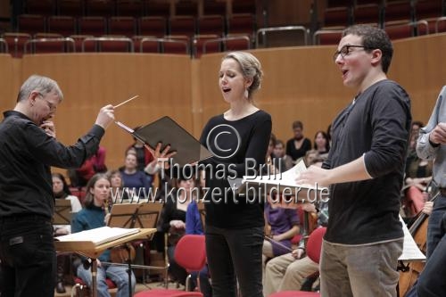Deutsche Dirigent Thomas Neuhoff leitet das Concerto con Anima in der Philharmonie Köln (&copy; Thomas Brill)