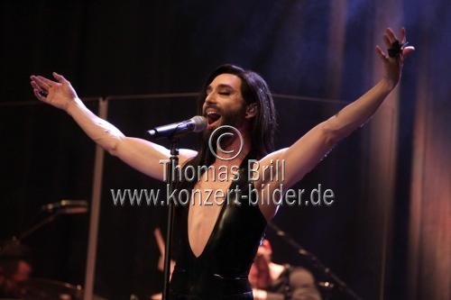 Österreichischer Sänger und Travestiekünstler Thomas „Tom“ Neuwirth alias Conchita Wurst gastiert auf ihrer 
