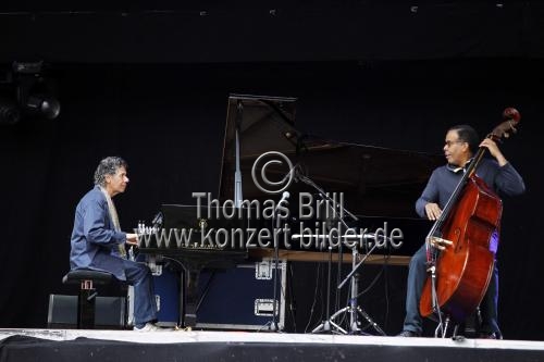 Amerikanische Jazz-Pianist Chick Corea gastiert im Duet mit dem amerikanischen Bassisten Stanley Clarke auf seiner 