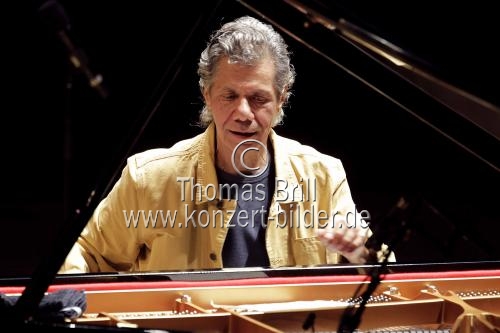 Amerikanische Vokalkünstler Bobby McFerrin gastiert im Duet mit dem amerikanischen Jazz-Pianisten Chick Corea in der Philharmonie Köln (© Thomas Brill)