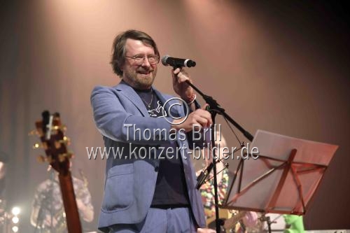 Deutsche Musikgruppe Crucchi Gang eröffnet im Rahmen ihrer 
