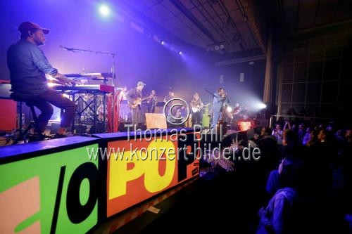 Deutsche Musikgruppe Crucchi Gang eröffnet im Rahmen ihrer 
