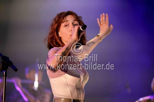 Deutsche Musikgruppe Crucchi Gang eröffnet im Rahmen ihrer 