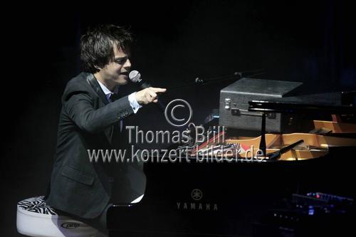 Englischer Jazz-Pianist und Sänger Jamie Cullum gastiert auf seiner The Pursuit-Tour in der Philharmonie Köln (© Thomas Brill)