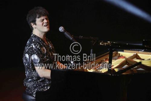 Englischer Jazz-Pianist und Sänger Jamie Cullum gastiert auf seiner 