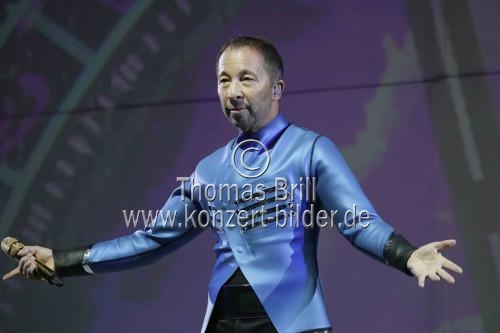Schweizer Pop-Star DJ Bobo gastiert mit seiner Frau Nancy auf seiner 