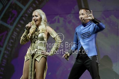 Schweizer Pop-Star DJ Bobo gastiert mit seiner Frau Nancy auf seiner 