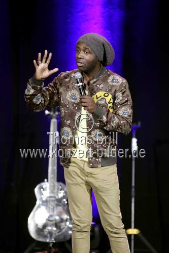 Deutsche Kabarettist Dave Davis gastiert bei Eröffnungsshow 