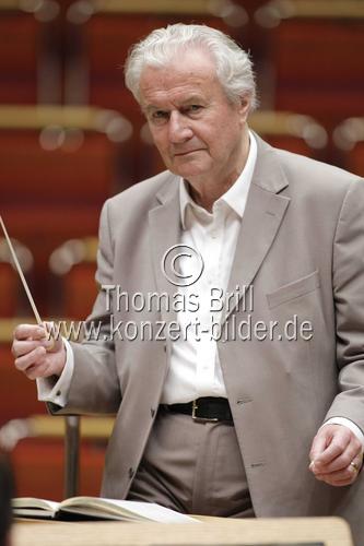 Englischer Dirigent Sir Colin Davis leitet das London Symphony Orchestra in der Philharmonie Köln  (&copy; Thomas Brill)
