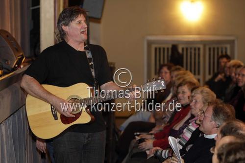 Kölner Mundart-Musikgruppe De Familich präsentierten ihr Debütalbum Un mer singe all die Leeder im Volkstheater Millowitsch (&copy; Thomas Brill)
