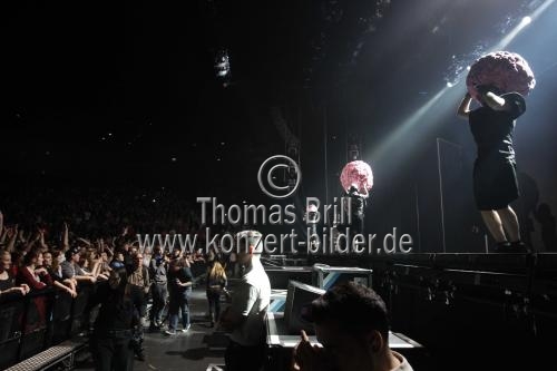 Deutsche Hip-Hop-Formation Deichkind gastiert auf ihrer 