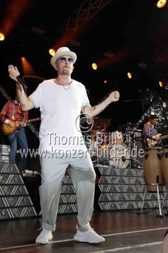 Deutscher Hip-Hop-, Reggae- und Funk-Musiker Jan Delay gastiert auf seiner 
