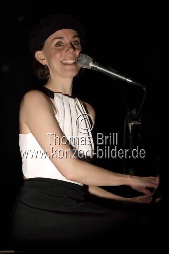 Deutsche Pop, Jazz und Chanson-Sängerin Anna Depenbusch gastiert auf ihrer 