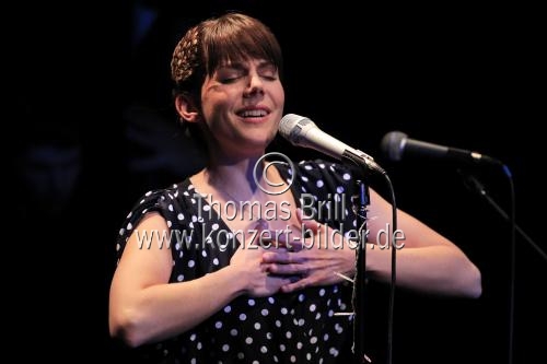 Deutsche Pop, Jazz und Chanson-Sängerin Anna Depenbusch gastiert auf ihrer 