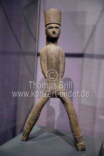 Ausstellung „Der Wilde schlägt zurück“ – Kolonialzeitliche Europäerdarstellungen“ gastiert vom 16. März bis 3. Juni 2018 im Rautenstrauch-Joest-Museum Köln (© Thomas Brill)