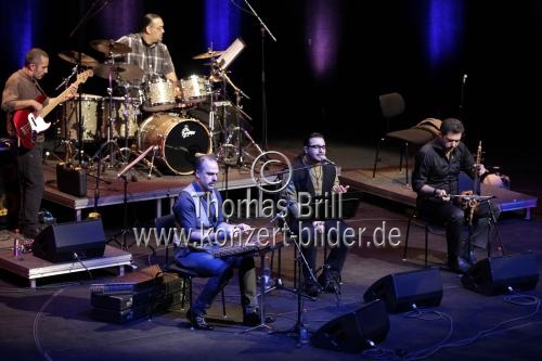 Iranische Crossover-Musiker des Pedram Derakhshani Ensemble gastiert im Rahmen des 