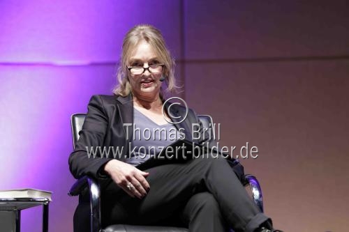 Deutsche Schauspieler Edgar Selge und Claudia Dichter sprechen über Edgar Selges Debütroman 